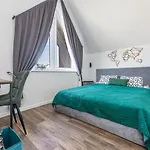 Jurzole - 2 Sesiavieciai Kotedzai Kunigiskiuose - By Hello Sea Homes *