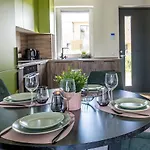 Jurzole - 2 Sesiavieciai Kotedzai Kunigiskiuose - By Hello Sea Homes *