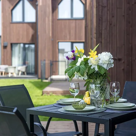 Jurzole - 2 Sesiavieciai Kotedzai Kunigiskiuose - By Hello Sea Homes Apartament Połąga